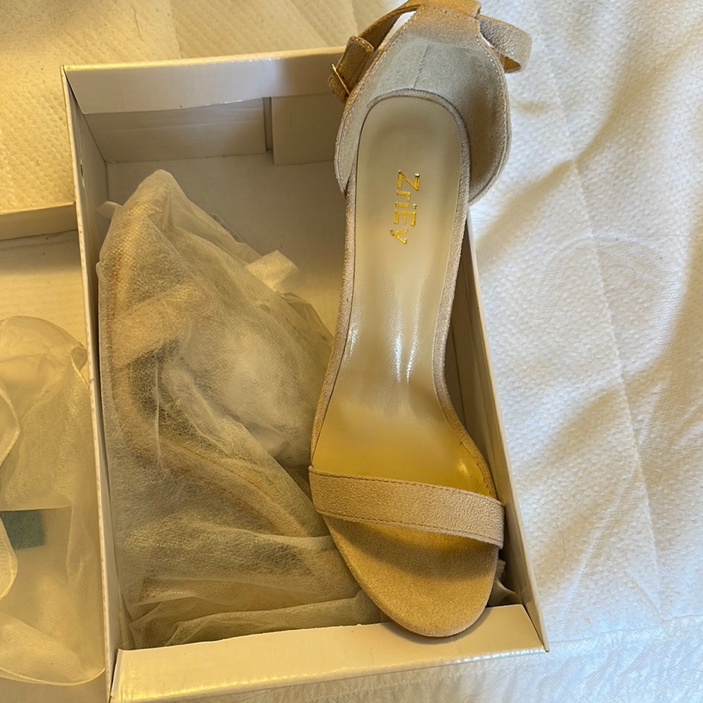 Women's Stylish Tan Heels
